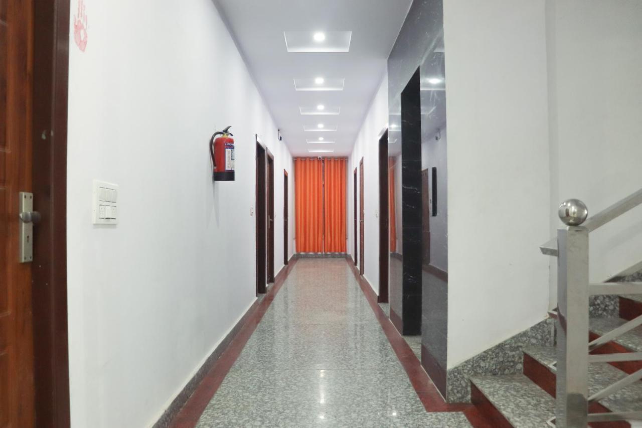 Hotel The Royal Galaxy à Rishīkesh Extérieur photo