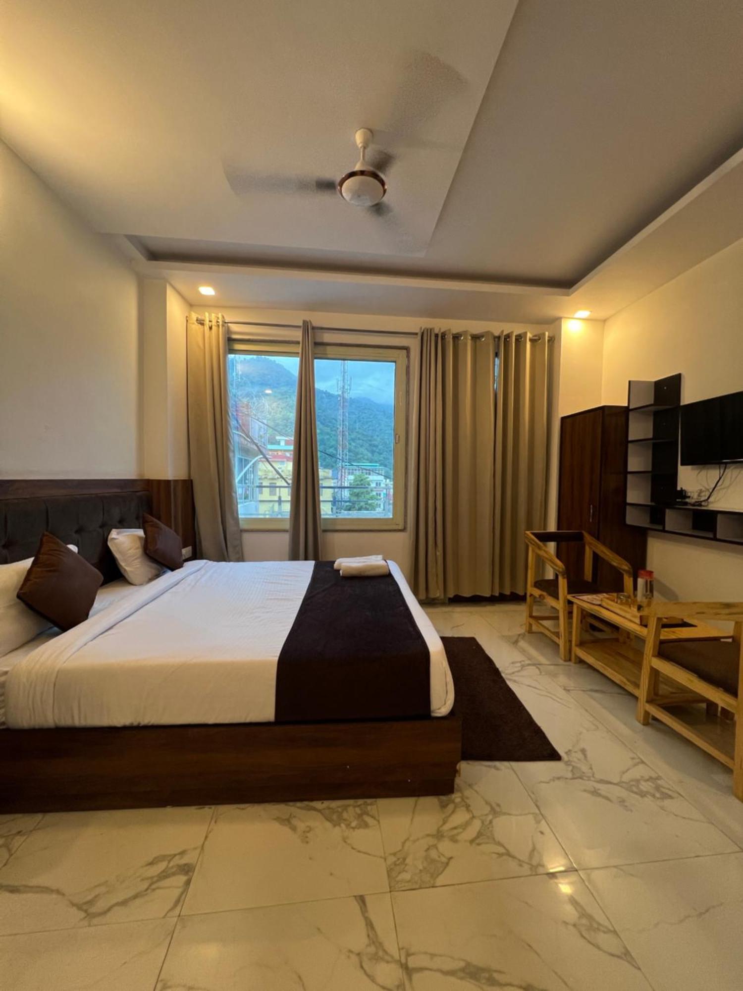 Hotel The Royal Galaxy à Rishīkesh Extérieur photo