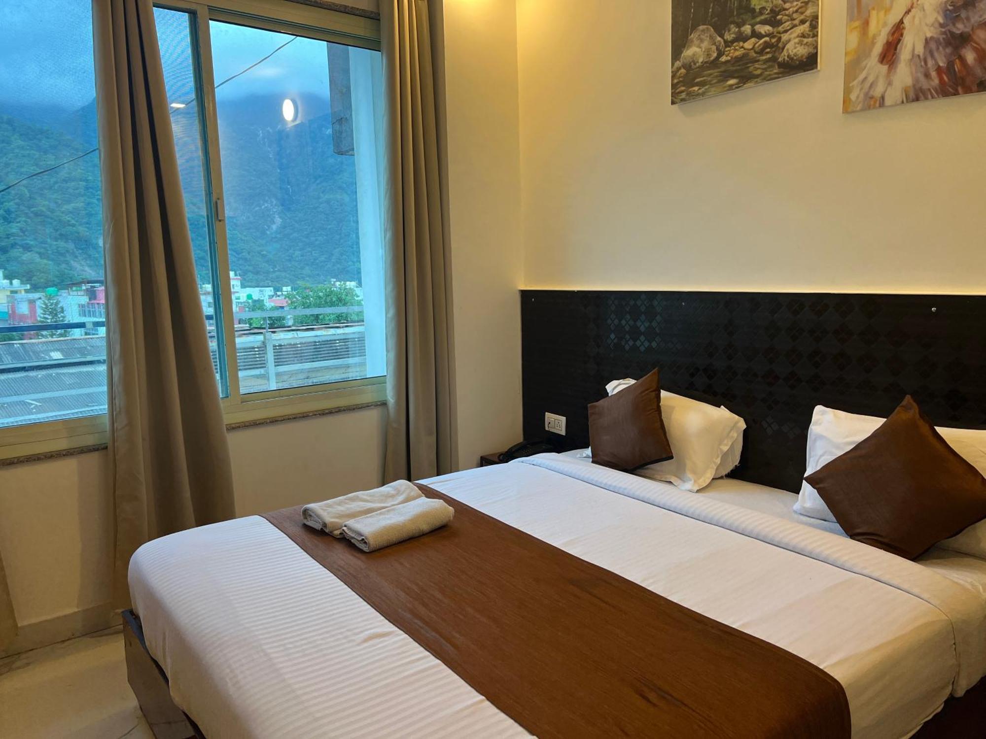 Hotel The Royal Galaxy à Rishīkesh Extérieur photo
