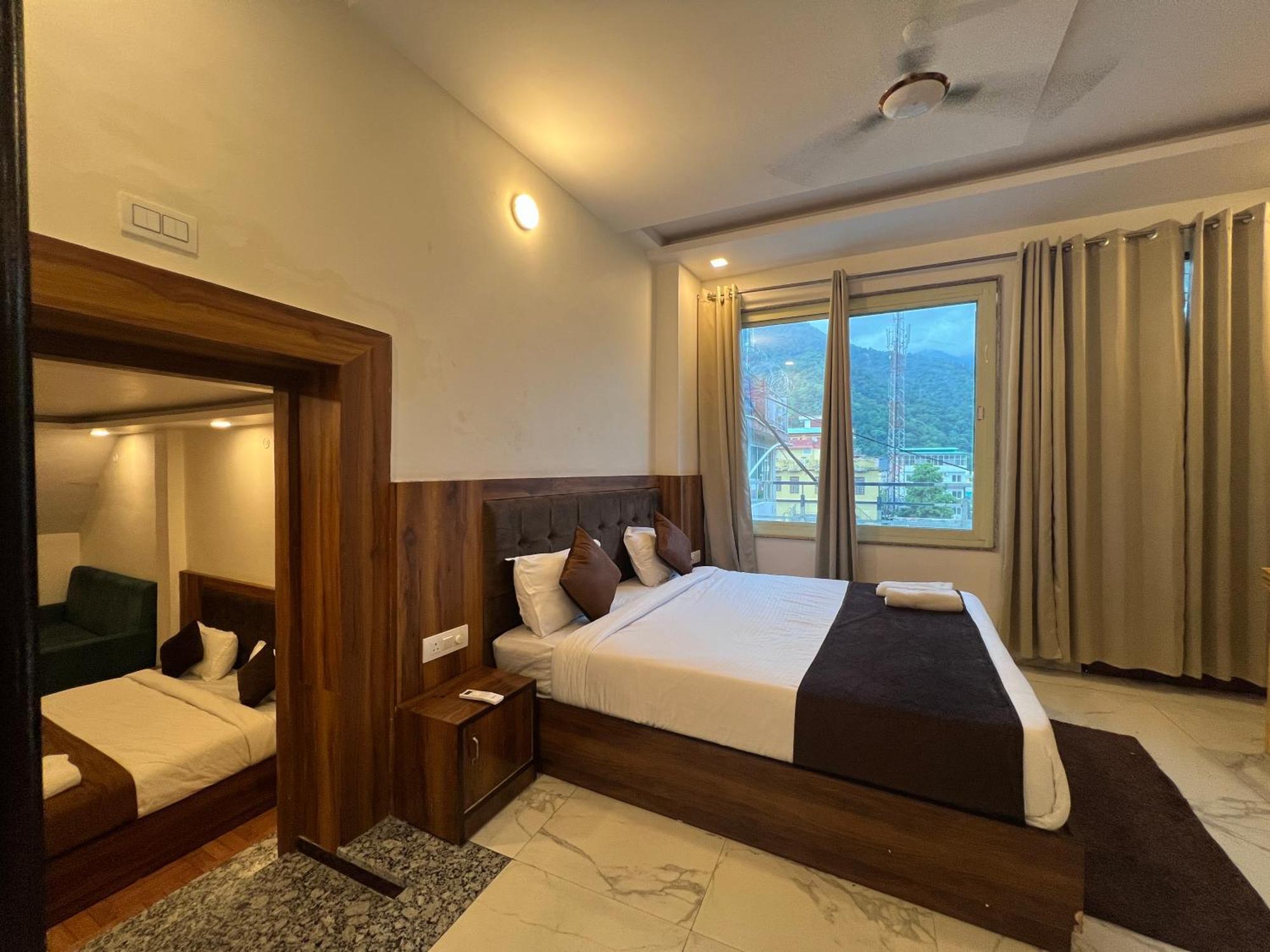 Hotel The Royal Galaxy à Rishīkesh Extérieur photo