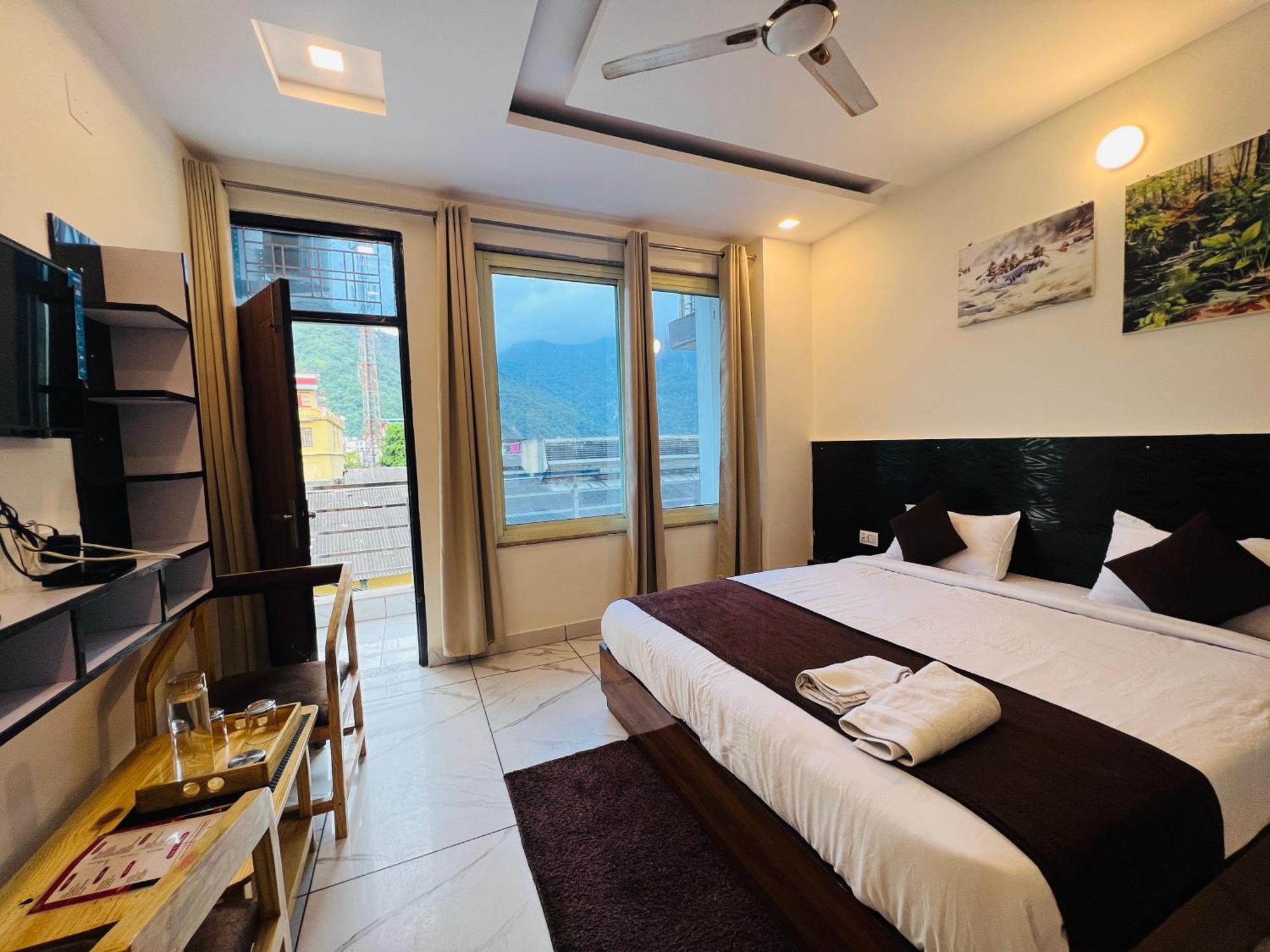 Hotel The Royal Galaxy à Rishīkesh Extérieur photo