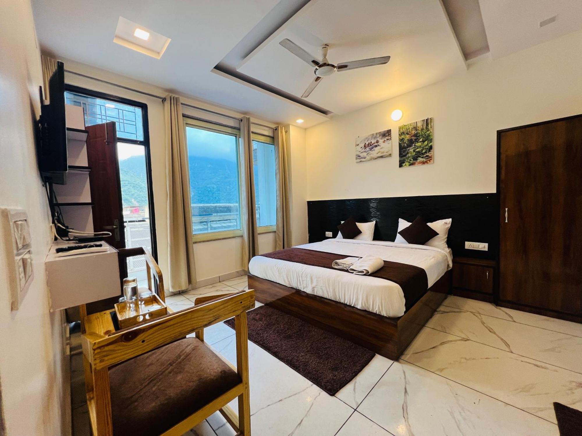 Hotel The Royal Galaxy à Rishīkesh Extérieur photo