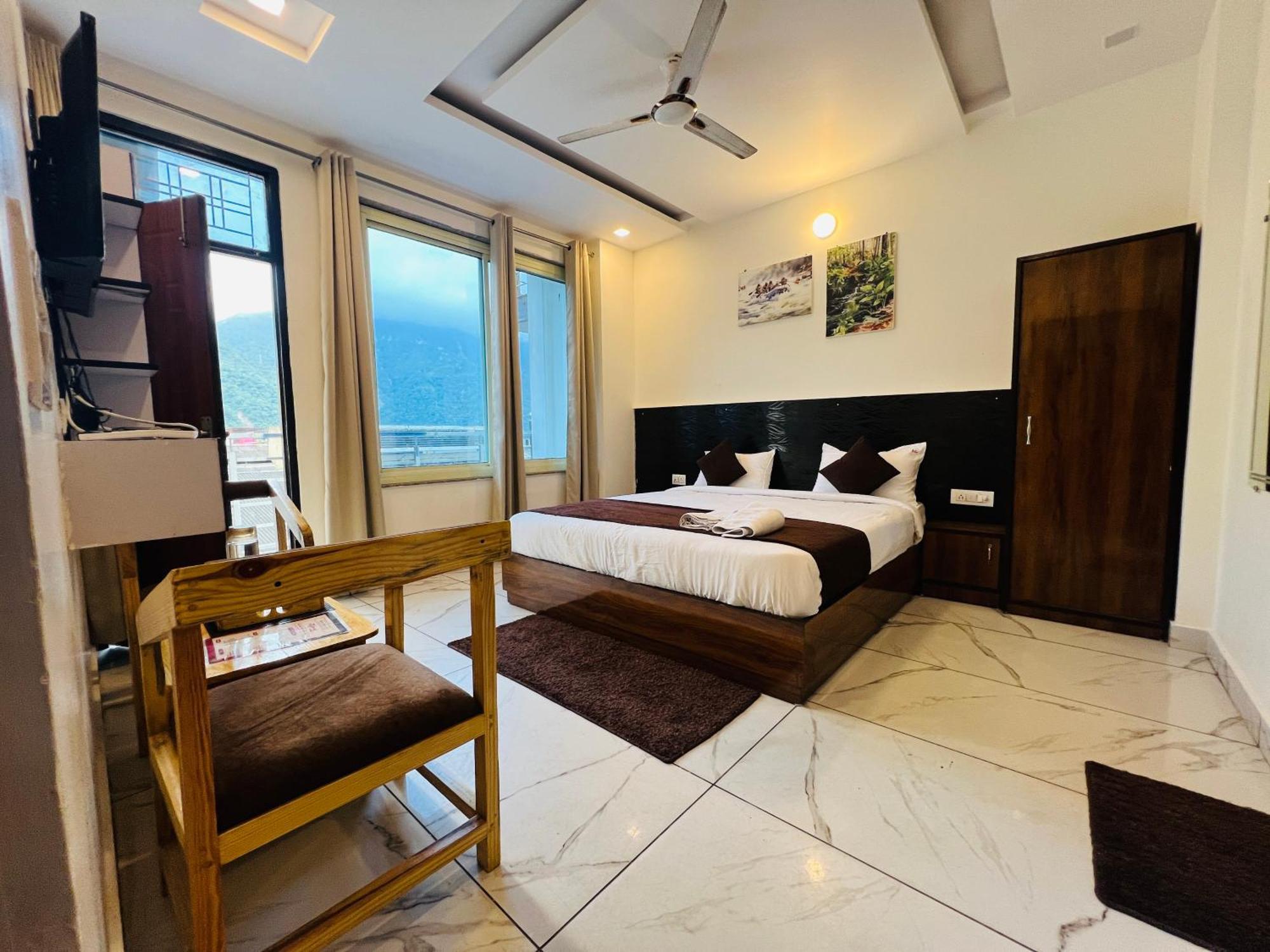 Hotel The Royal Galaxy à Rishīkesh Extérieur photo
